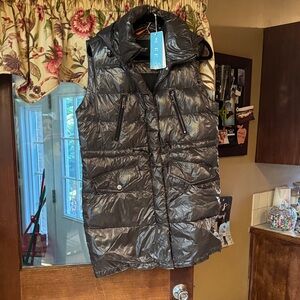 Women's Black Puffer Vest